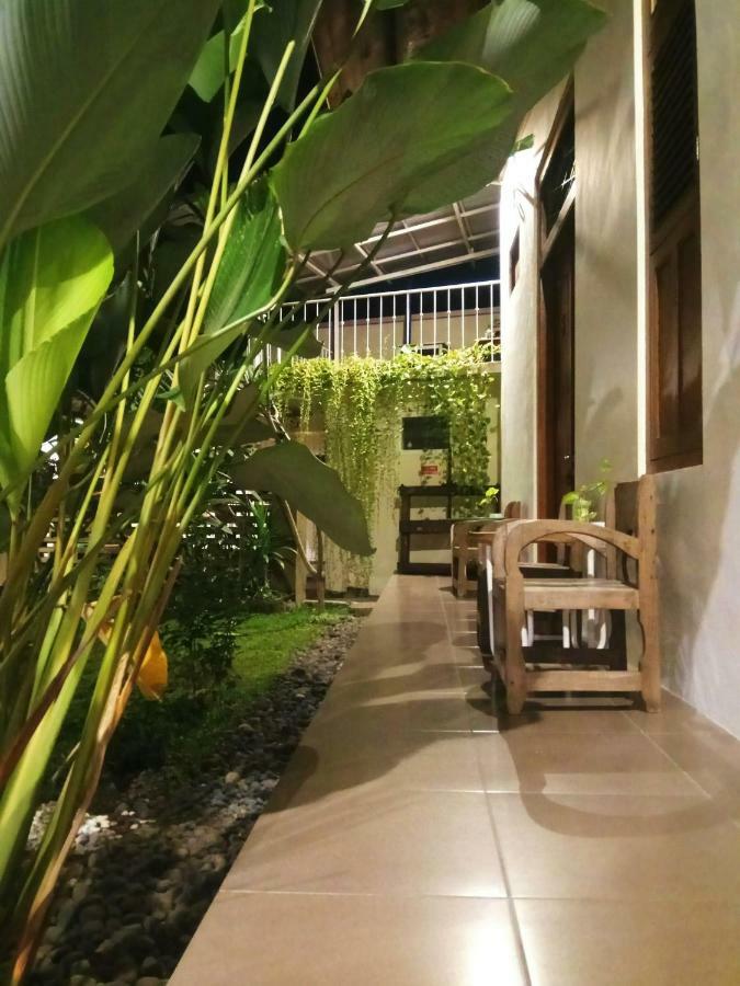 Doeloerkoe Homestay Solo Exterior foto